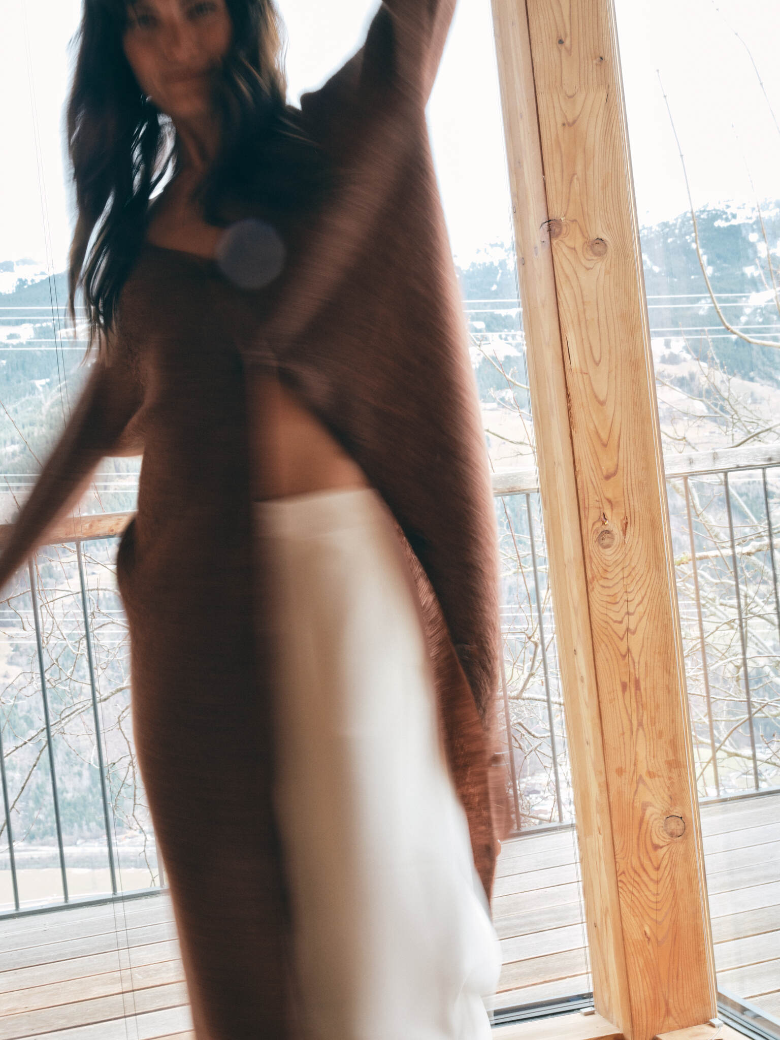 Modelshot / Downtown Brown / Detail